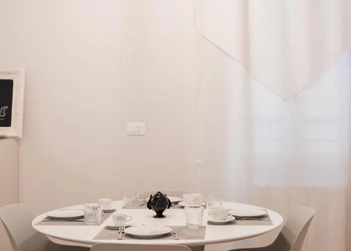 Molinari House Perla - Moderna In Centro - Free Ztl شقة مودينا